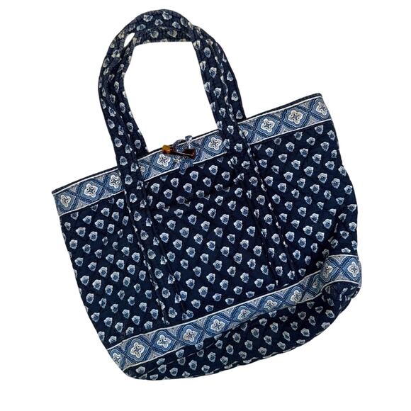 Vera Bradley VINTAGE Nantucket Navy Small Tote Bag with Toggle Closure  Retired - Picture 1 of 5